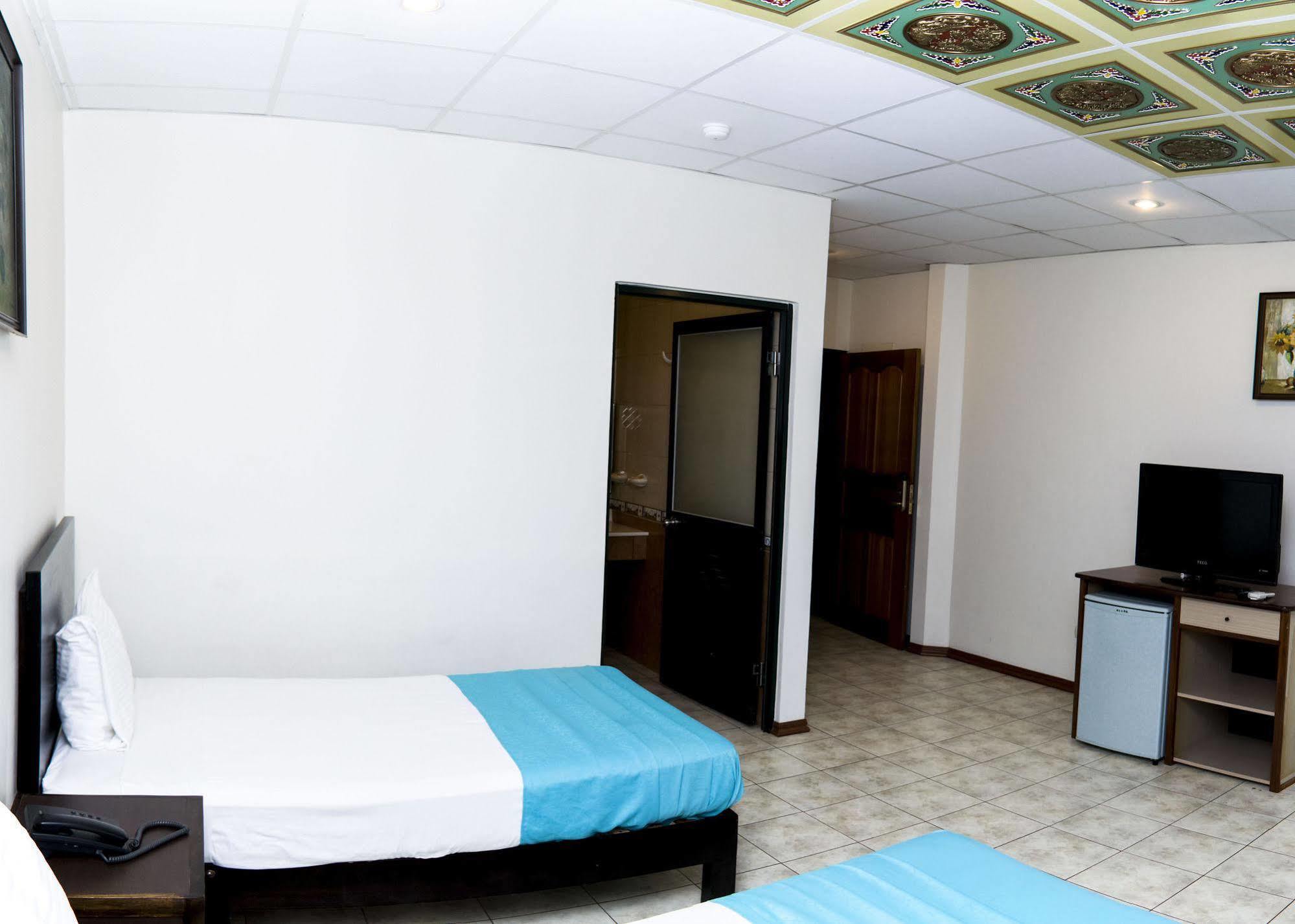 Hotel Puntarenas Beach Екстер'єр фото