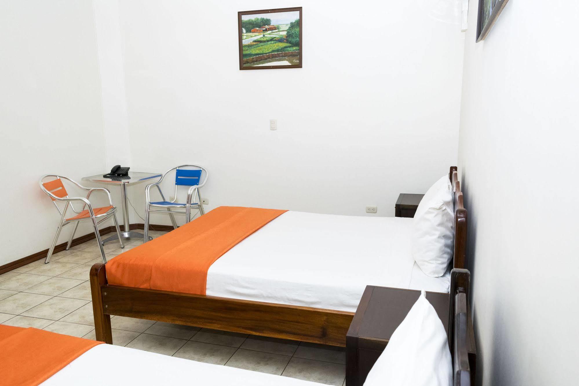 Hotel Puntarenas Beach Екстер'єр фото