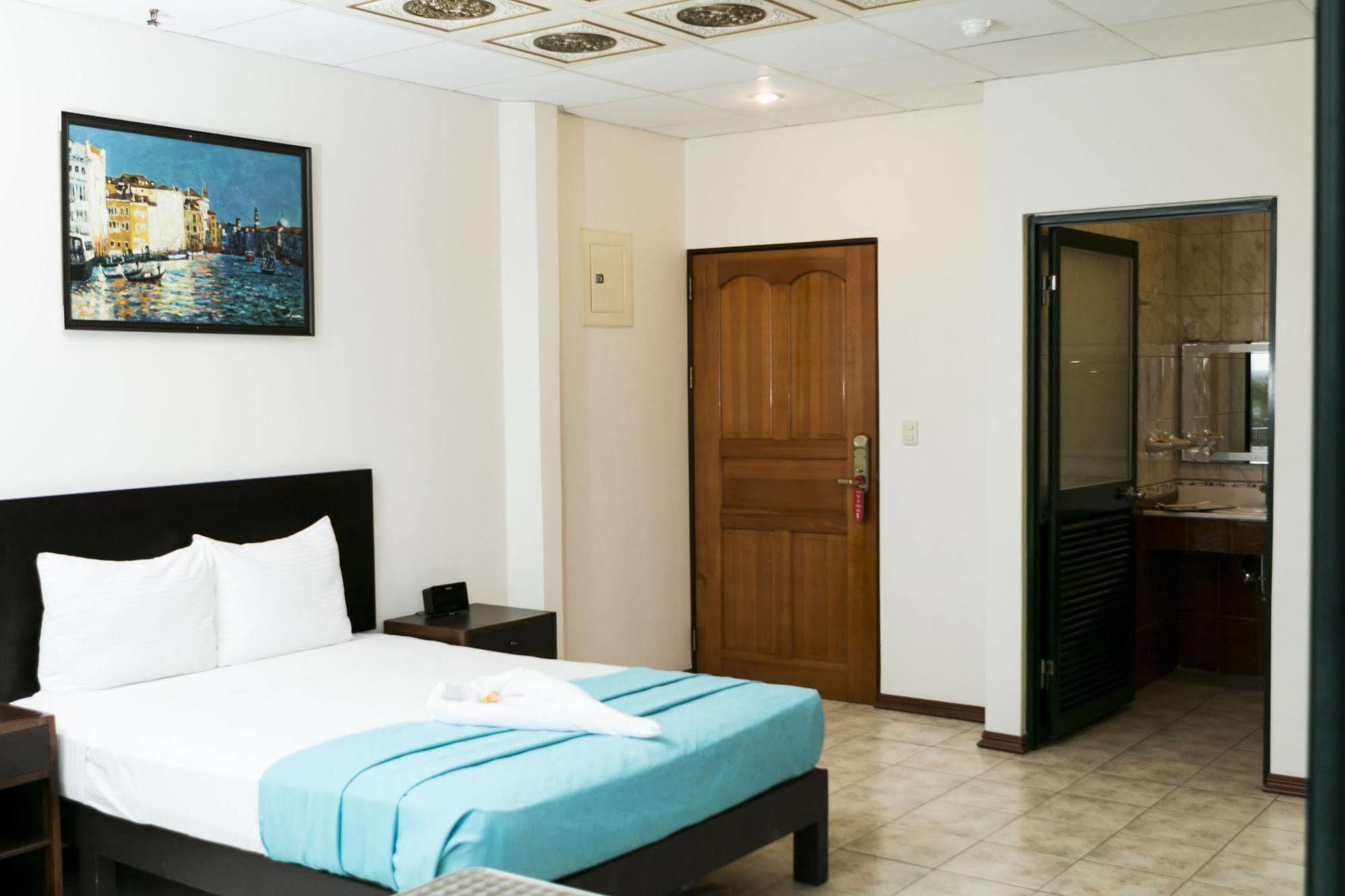 Hotel Puntarenas Beach Екстер'єр фото