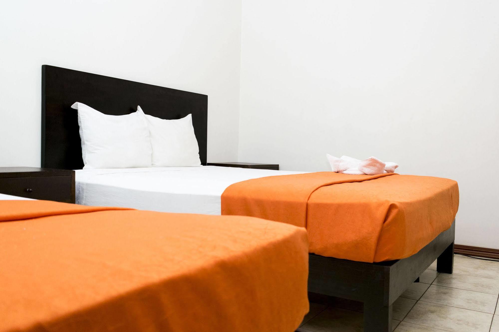 Hotel Puntarenas Beach Екстер'єр фото