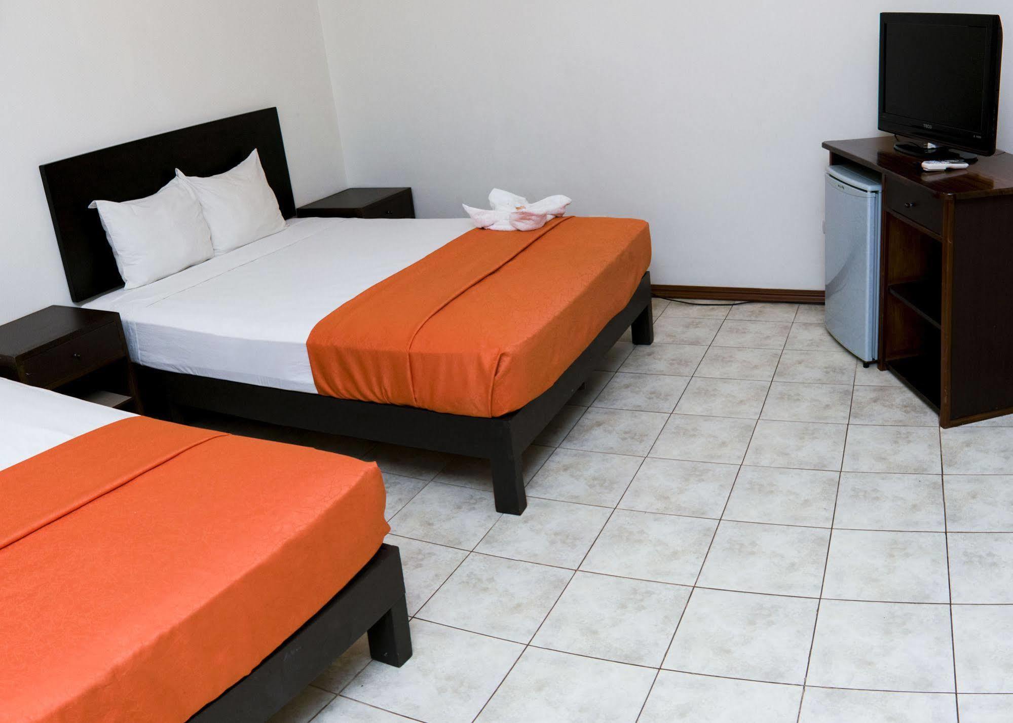 Hotel Puntarenas Beach Екстер'єр фото
