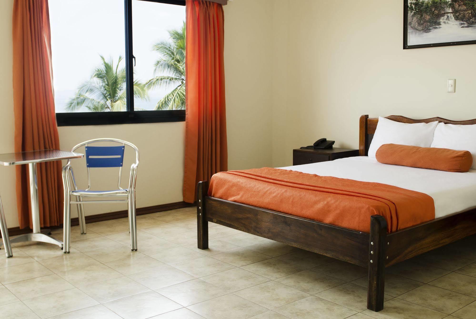 Hotel Puntarenas Beach Екстер'єр фото