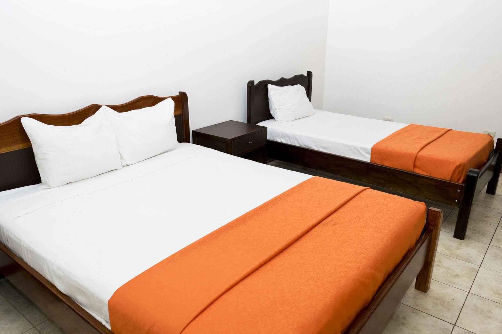 Hotel Puntarenas Beach Екстер'єр фото